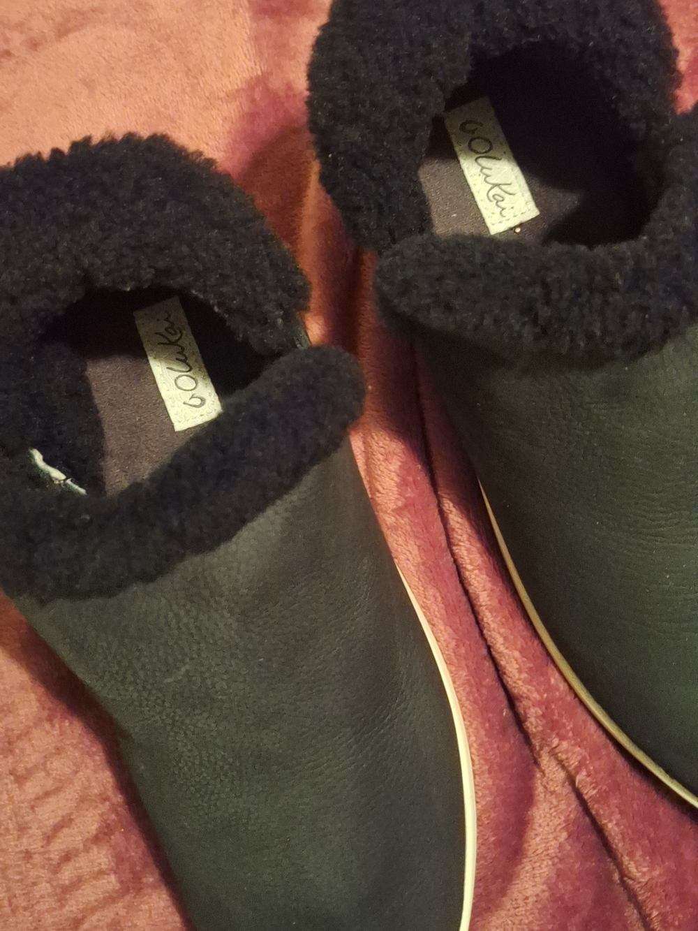 OluKai Malua Hulu Black women's boots.